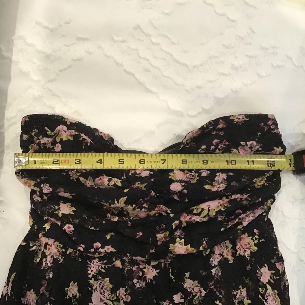 🔴HOST PICK🎉🔴STRAPLESS LACE DRESS🔴 - Picture 13 of 13